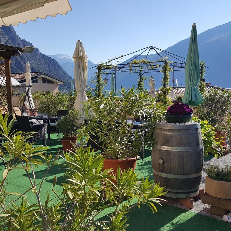 Casa Albergo Sorriso (Adults Only) Limone sul Garda Eksteriør billede